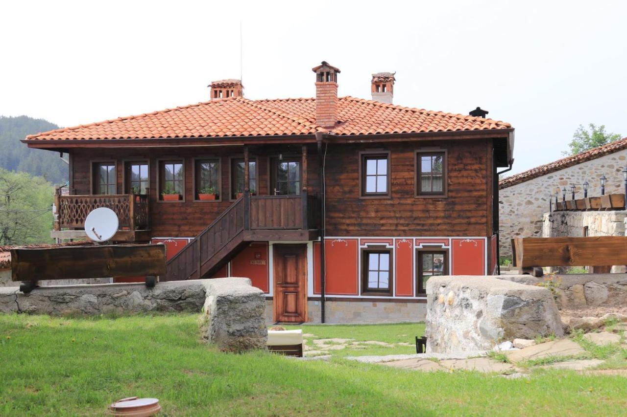 Red House Villa Koprivshtitsa Buitenkant foto